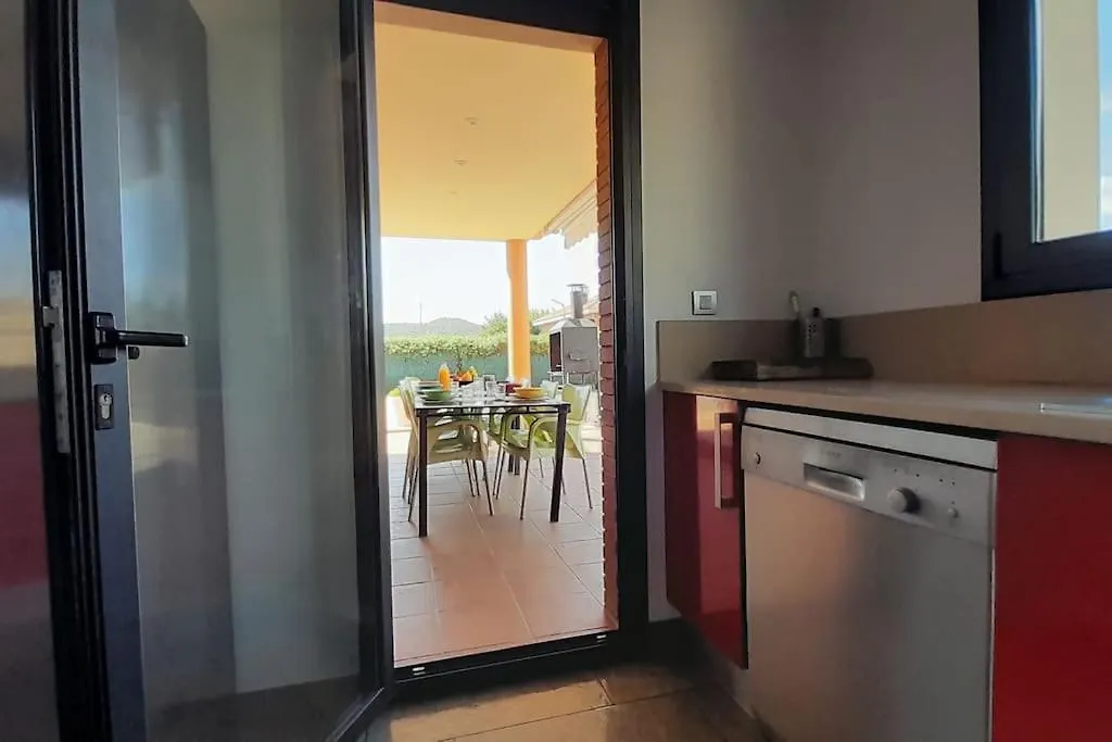 Villa Mediterranea Con Cinco Dormitorios Y Piscina Calonge  0*, Calonge (Catalonia)